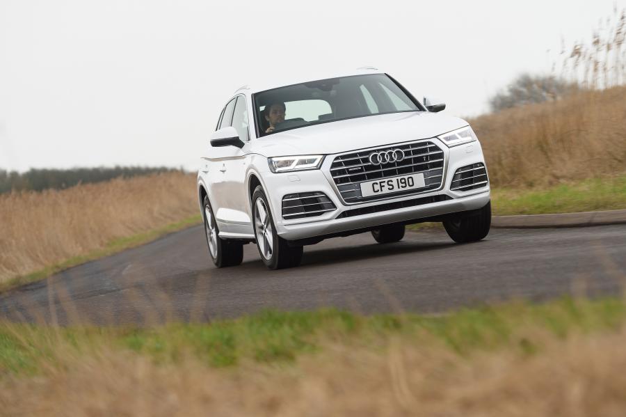  Audi Q5 TDI Quattro S-Line 2017 года  (UK) (фото 17 из 26)